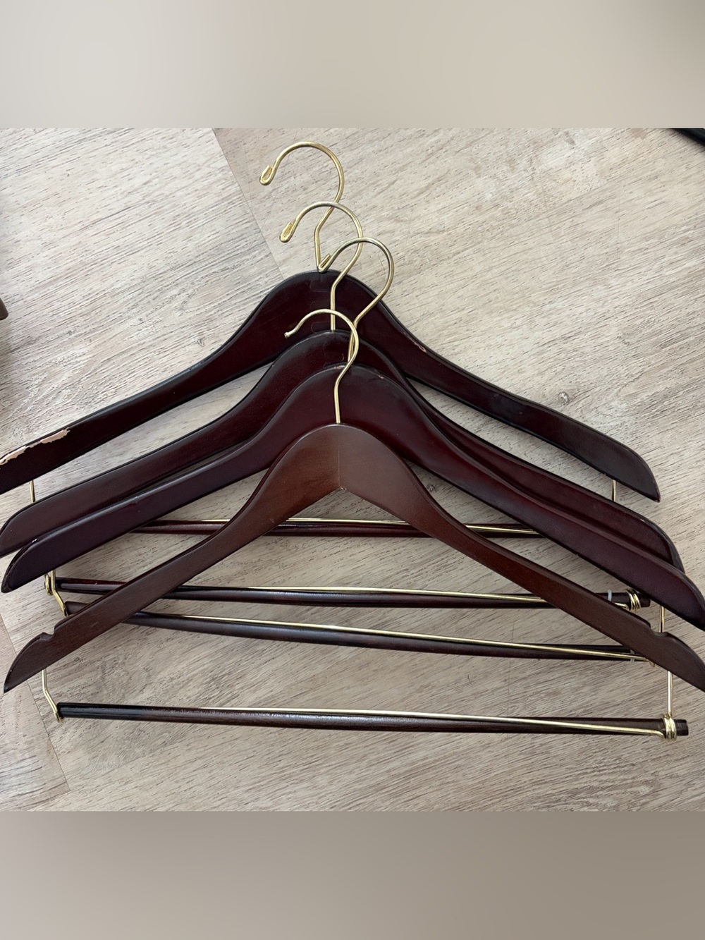 4 Vintage Glossy high end Wooden Suit Hangers Pants Bar Walnut Cherry Gold
